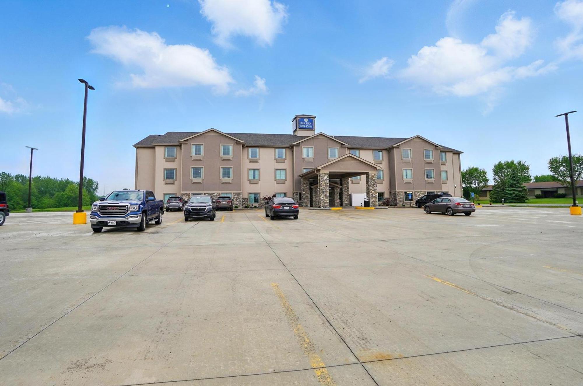 Cobblestone Hotel & Suites - Russells Point At Indian Lake מראה חיצוני תמונה