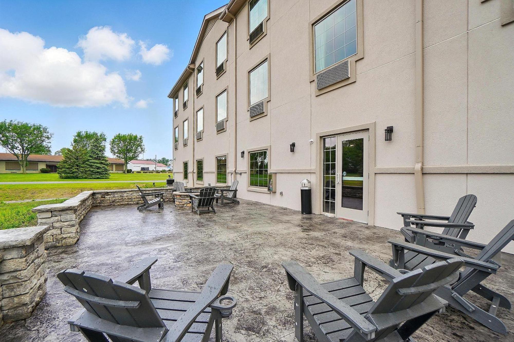 Cobblestone Hotel & Suites - Russells Point At Indian Lake מראה חיצוני תמונה